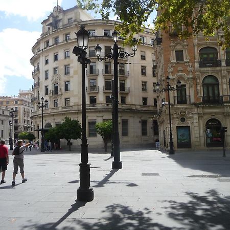 Amplio Apartamento Plaza Nueva Sevilla Exterior foto