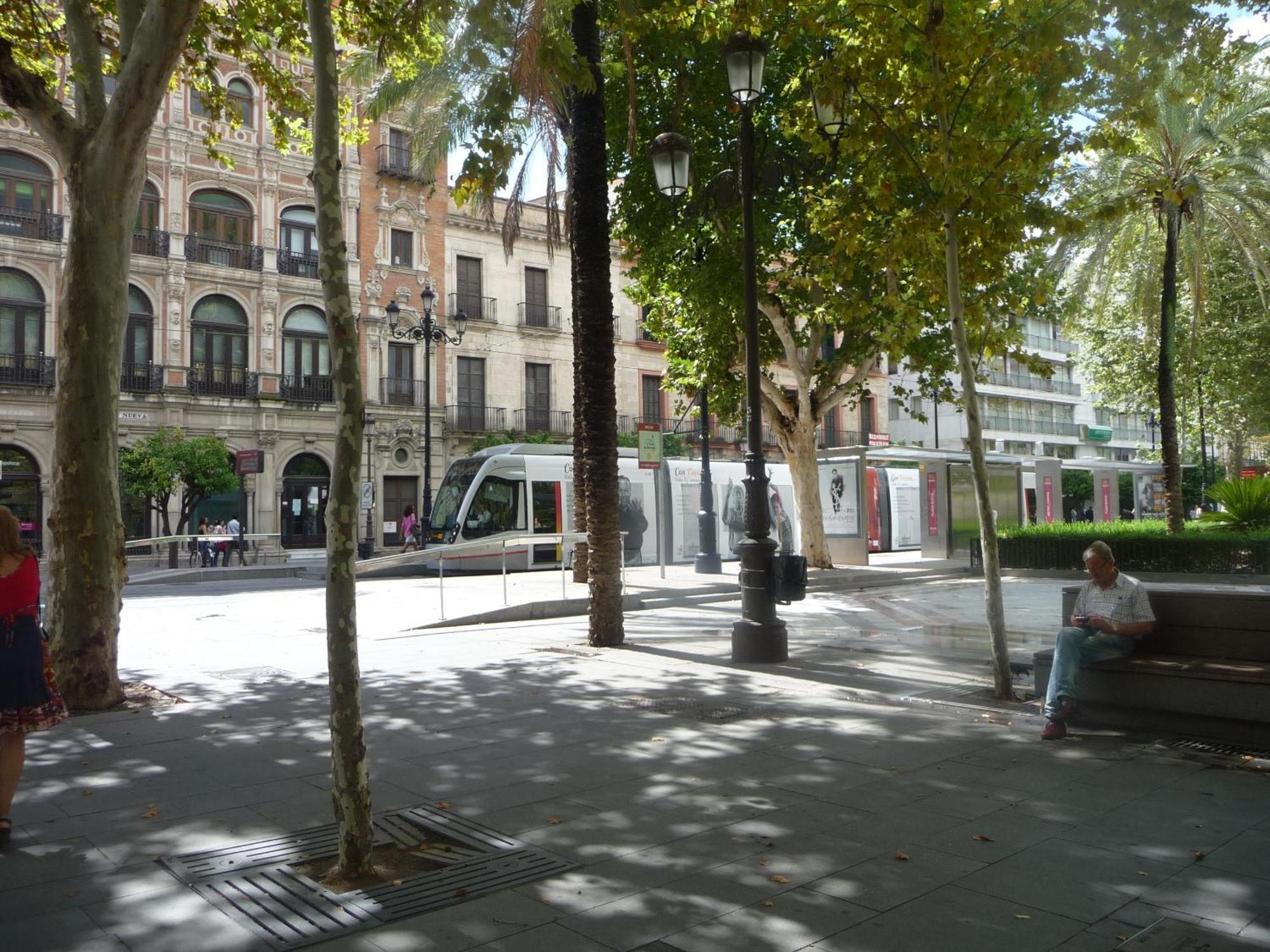 Amplio Apartamento Plaza Nueva Sevilla Exterior foto